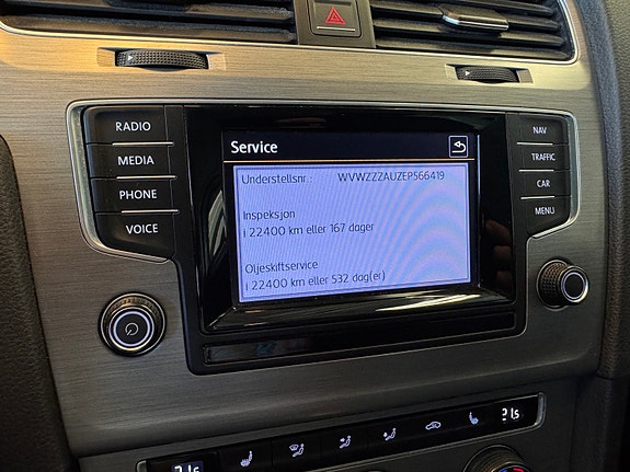 Volkswagen Golf VII 21 of 30