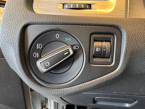 Volkswagen Golf VII 13 of 30