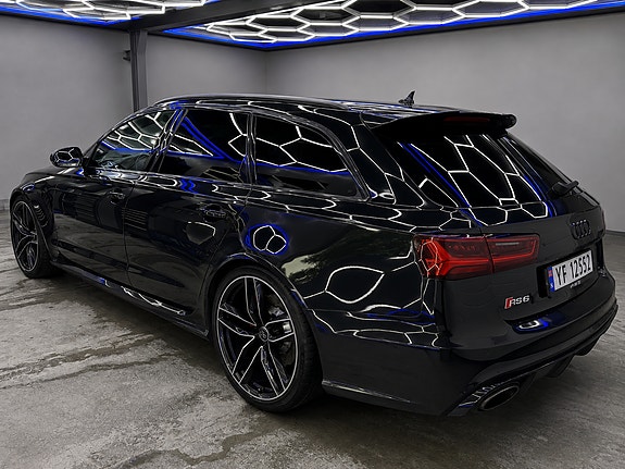 Audi RS6 3 of 27