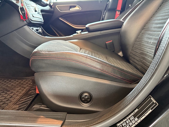 Mercedes-Benz A250 14 of 25
