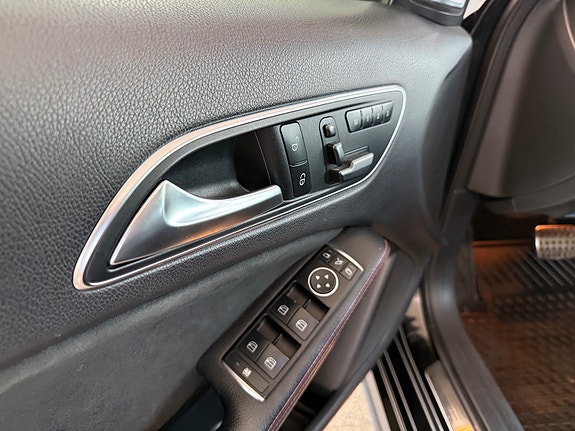 Mercedes-Benz A250 22 of 25