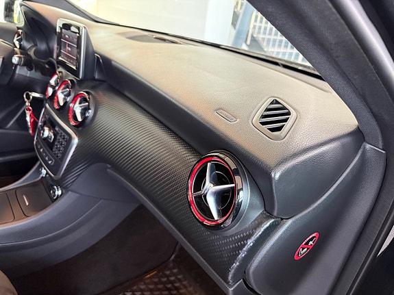 Mercedes-Benz A250 11 of 25