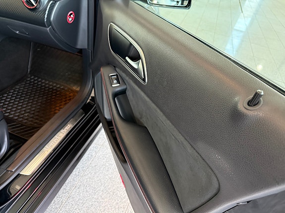 Mercedes-Benz A250 23 of 25