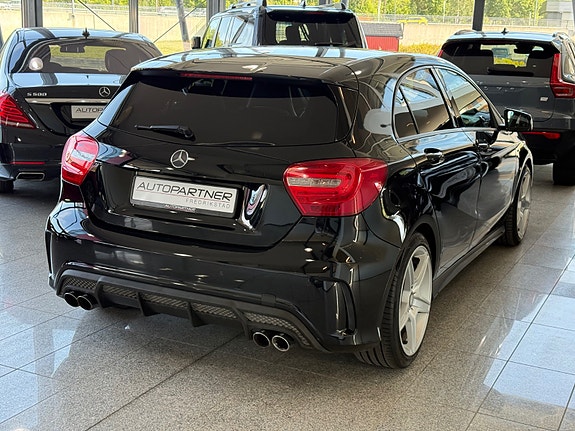 Mercedes-Benz A250 5 of 25