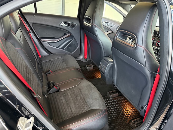 Mercedes-Benz A250 18 of 25