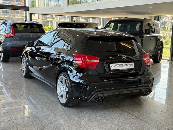 Mercedes-Benz A250 3 of 25