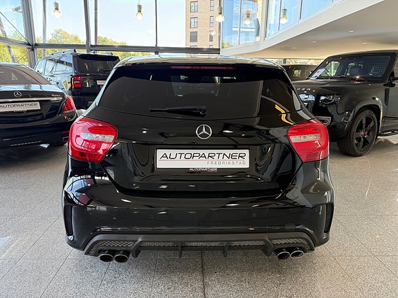 Mercedes-Benz A250 4 of 25