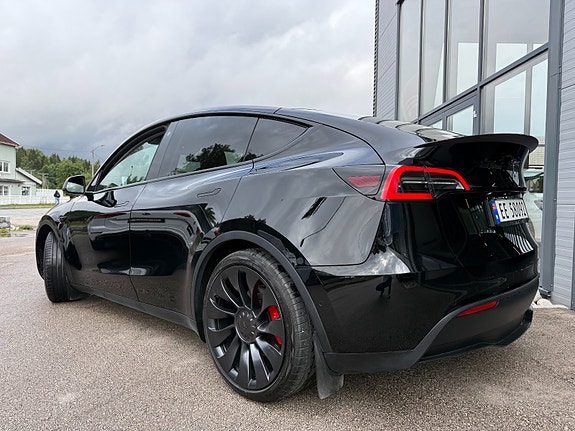 Tesla Model Y 2 of 19