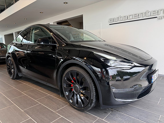 Tesla Model Y 5 of 19