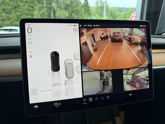 Tesla Model Y 15 of 19