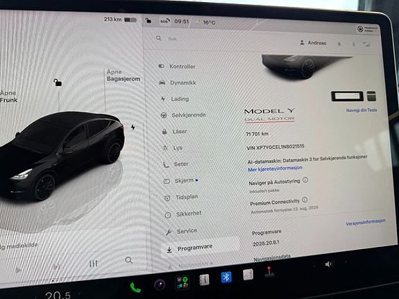Tesla Model Y 16 of 19
