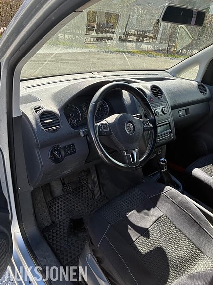 Volkswagen Caddy Maxi 11 of 24