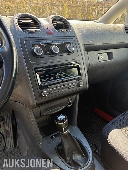 Volkswagen Caddy Maxi 13 of 24