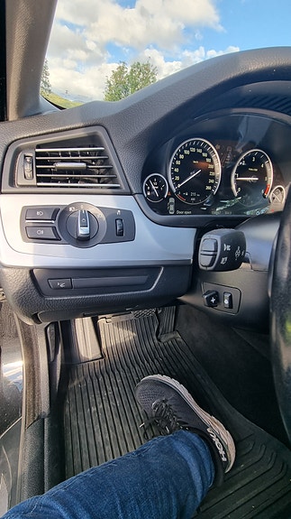 BMW 520d 10 of 17