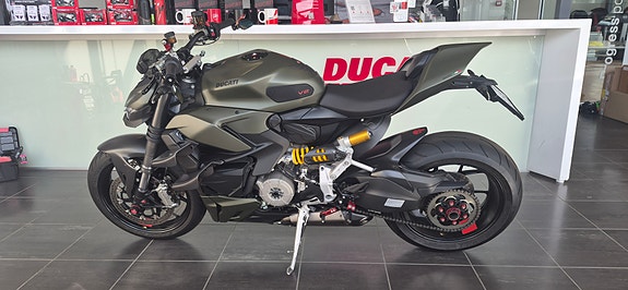 Ducati Streetfighter V2 2 of 6