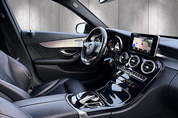 Mercedes-Benz C200 9 of 26
