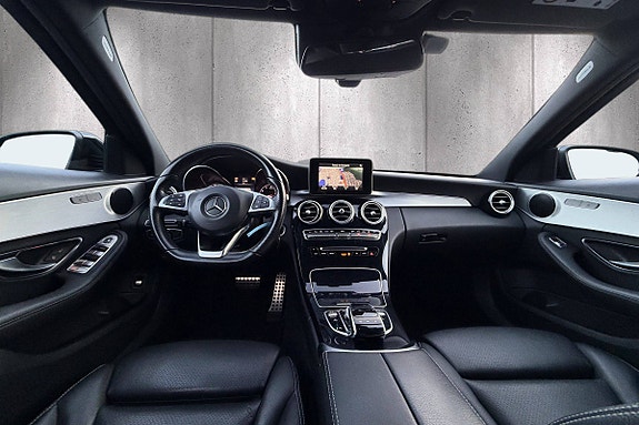 Mercedes-Benz C200 11 of 26
