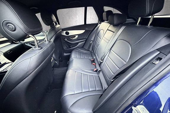 Mercedes-Benz C200 17 of 26