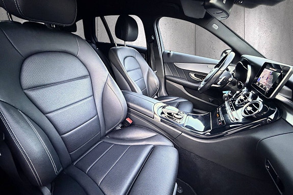 Mercedes-Benz C200 16 of 26
