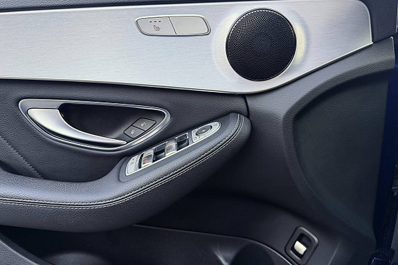 Mercedes-Benz C200 19 of 26