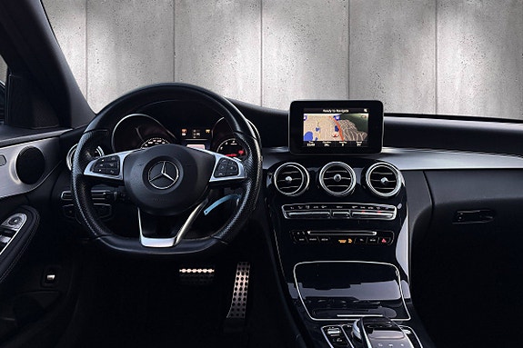 Mercedes-Benz C200 12 of 26