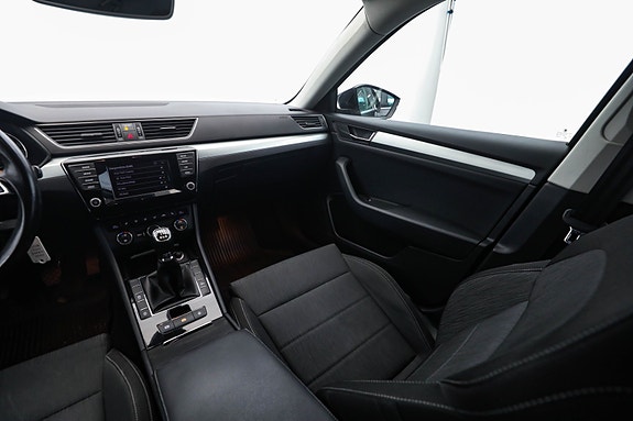 Skoda Superb 16 of 30