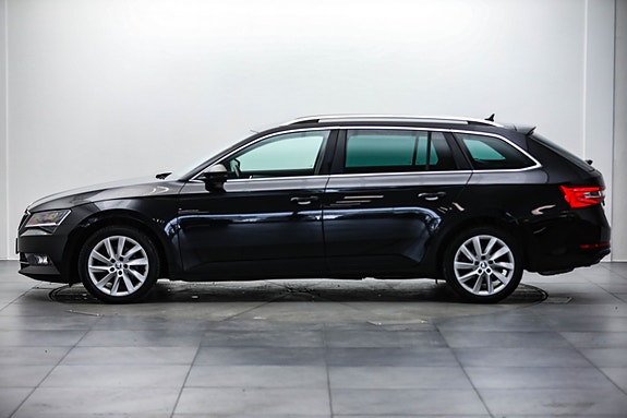 Skoda Superb 7 of 30