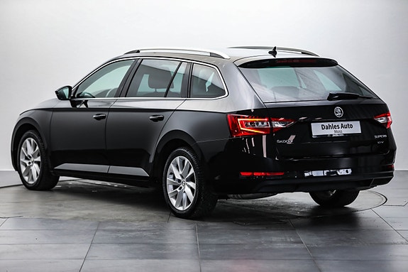 Skoda Superb 9 of 30