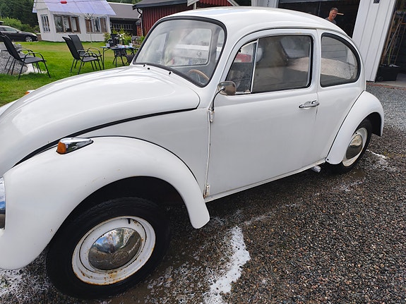 Volkswagen 1300 2 of 11
