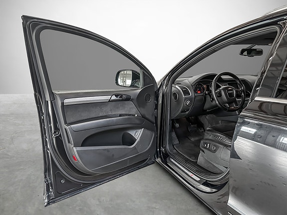 Audi Q7 9 of 30