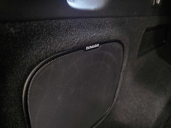 XPeng G9 14 of 30