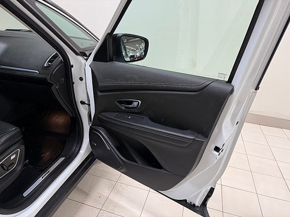Renault Scenic 15 of 30