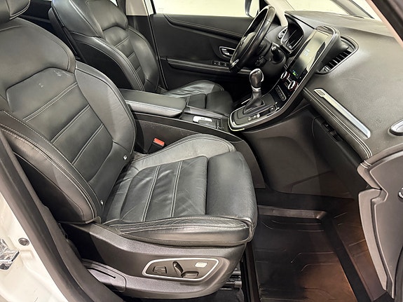 Renault Scenic 14 of 30