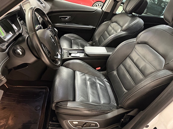 Renault Scenic 18 of 30