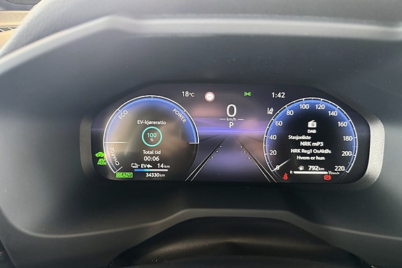 Toyota RAV4 Plug-in Hybrid 16 of 30