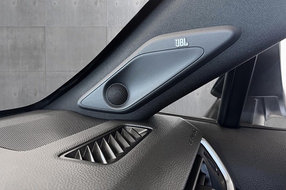 Toyota RAV4 Plug-in Hybrid 29 of 30