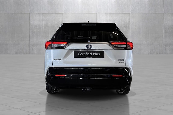 Toyota RAV4 Plug-in Hybrid 4 of 30