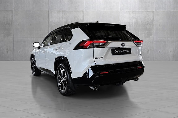 Toyota RAV4 Plug-in Hybrid 3 of 30