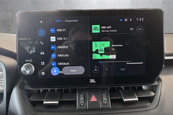Toyota RAV4 Plug-in Hybrid 18 of 30