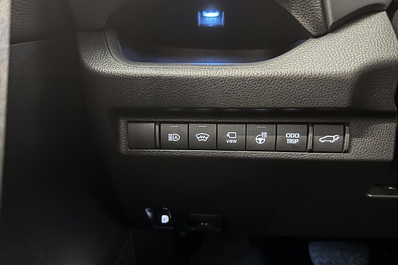 Toyota RAV4 Plug-in Hybrid 12 of 30
