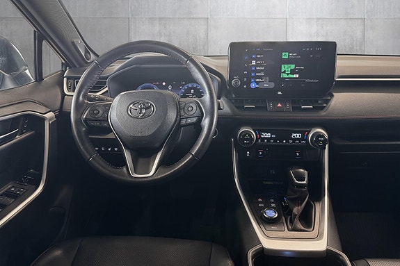 Toyota RAV4 Plug-in Hybrid 17 of 30