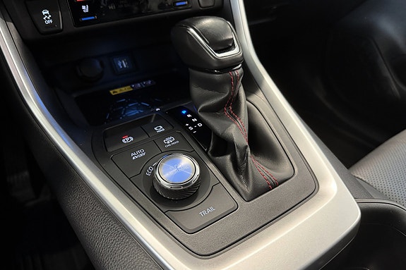 Toyota RAV4 Plug-in Hybrid 21 of 30