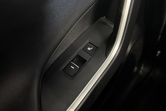 Toyota RAV4 Plug-in Hybrid 23 of 30