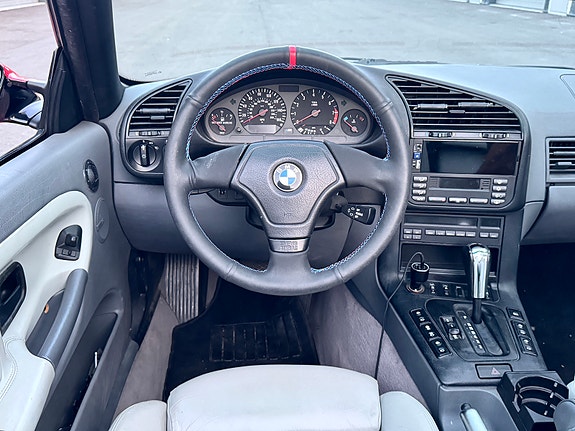 BMW 318i 16 of 21