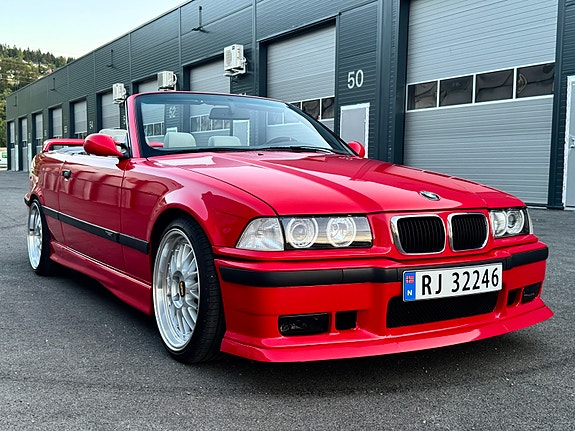BMW 318i 5 of 21