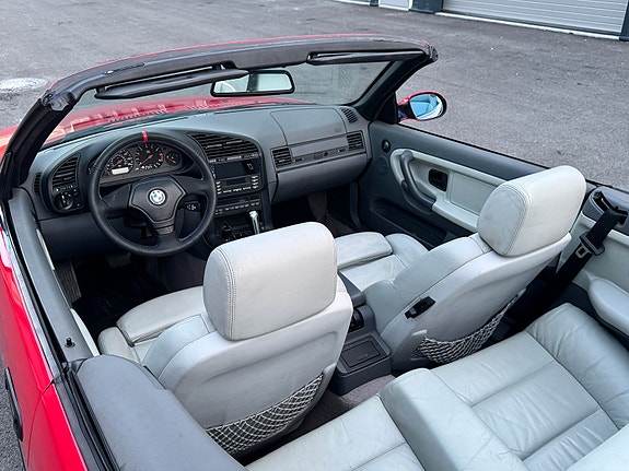 BMW 318i 14 of 21