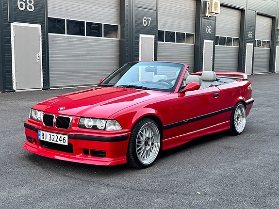 BMW 318i 9 of 21