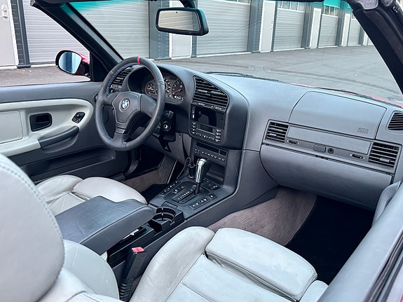 BMW 318i 17 of 21