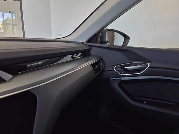 Audi e-tron 19 of 29