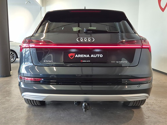 Audi e-tron 4 of 29